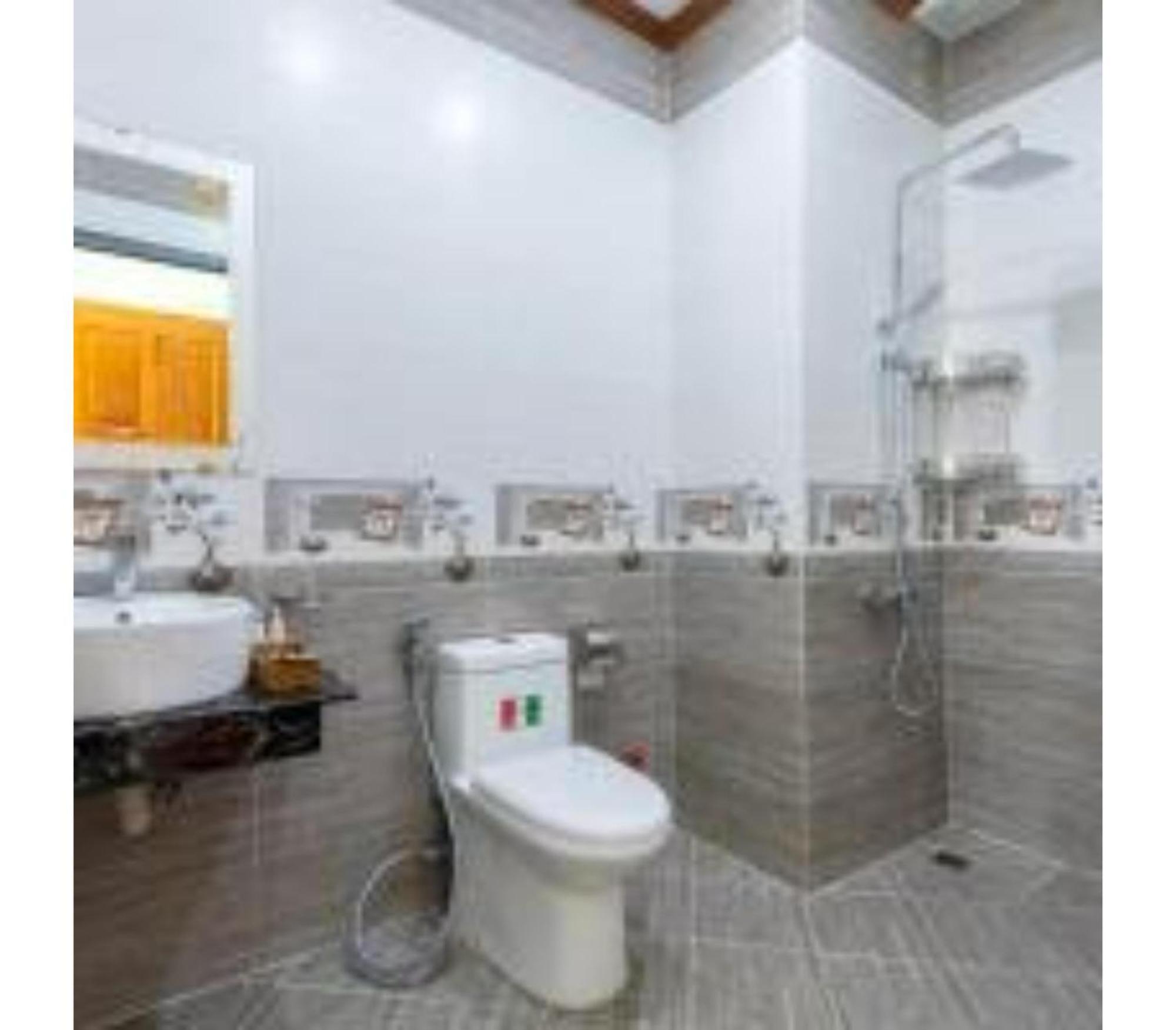 Oyo 1216 Ha Hotel Вунгтау Экстерьер фото